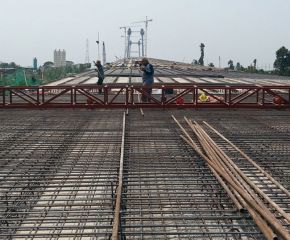 Máy đầm bê tông mặt cầu