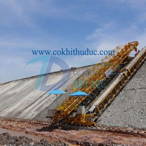 Sloping concrete paving machine Sloping concrete paving machine